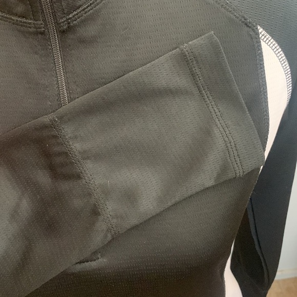 Reebok PlayDry Black and White Fitted High Neck 1/4 Zip Track Jacket Size‎ M - Picture 5 of 8